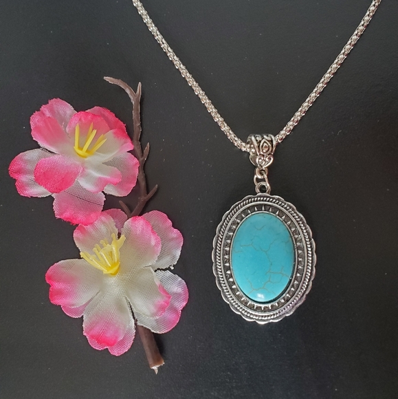 HP! Turquoise Stone Necklace - Picture 2 of 5